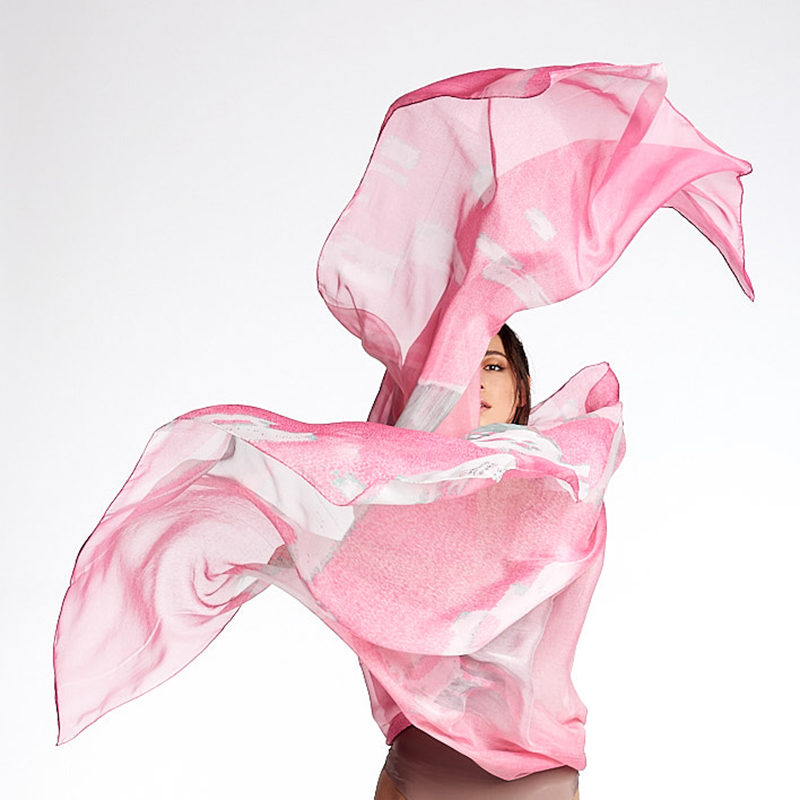 万倾刀朗花真丝披肩